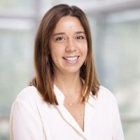 Ana Luisa Neves Headshot.