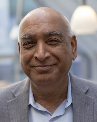 Shiv Pillai Headshot.