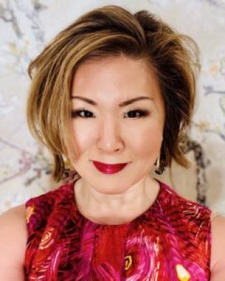 Lois Choi-Kain Headshot.