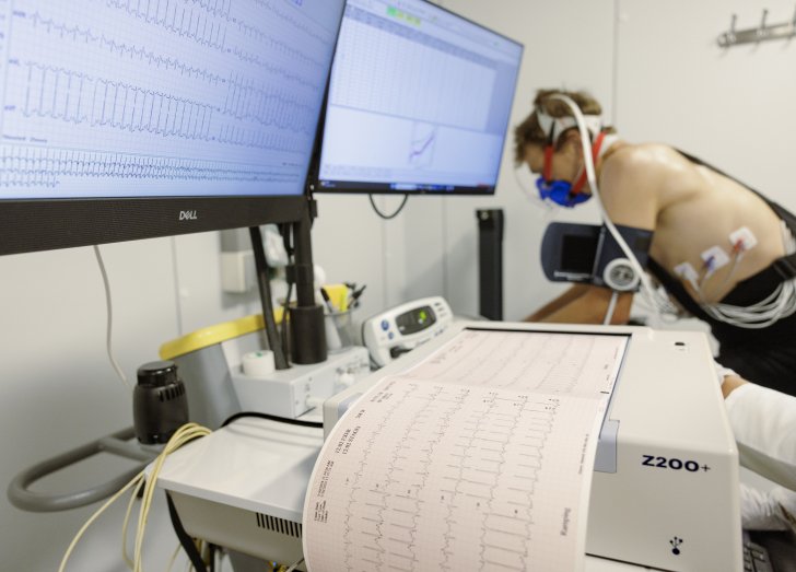 stress test of patient in a lab.