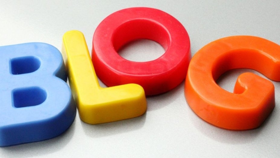Four colorful letters arranged to spell the word blog. 